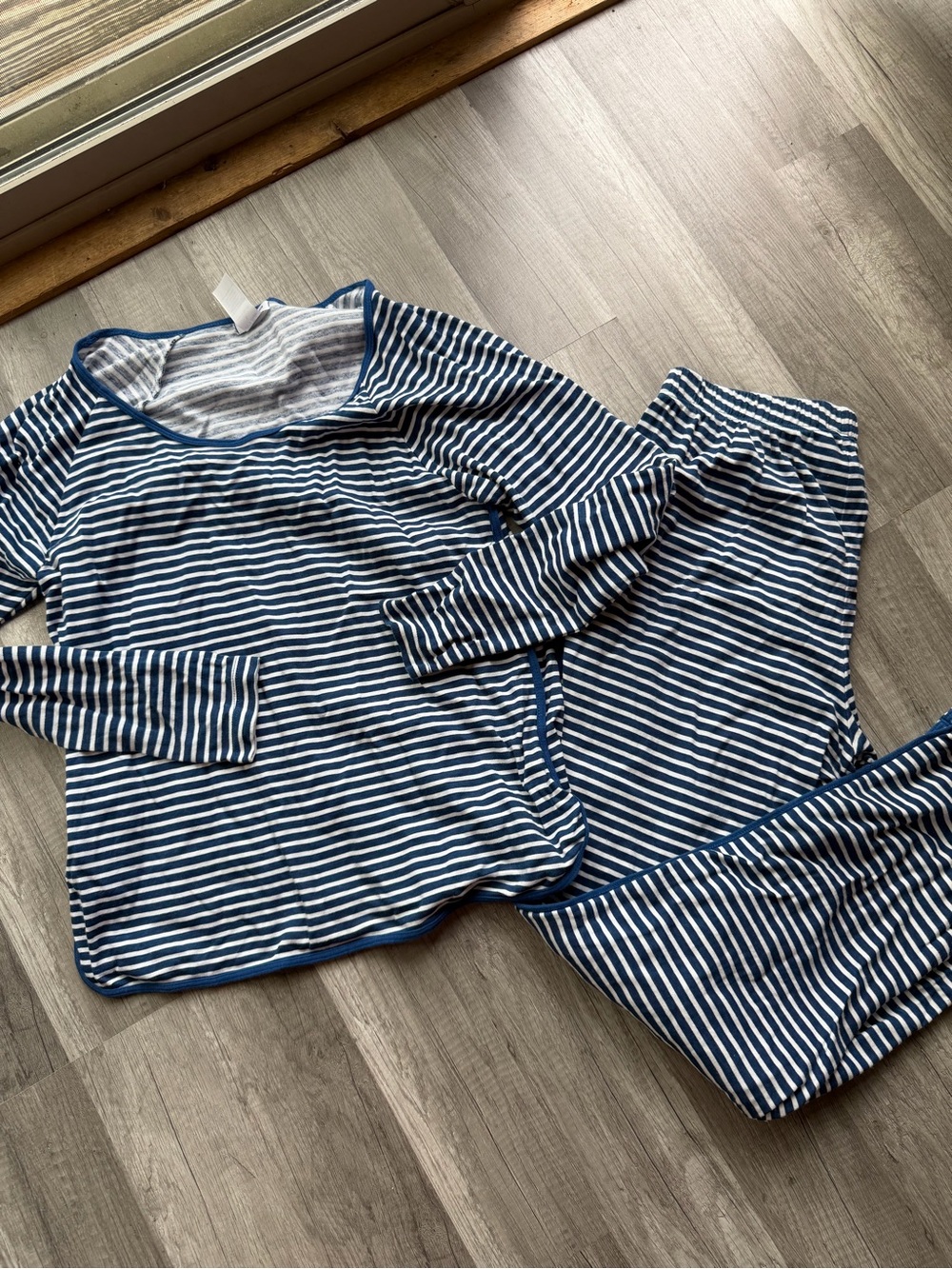 Red Land Cotton Women’s Size L Pajama Set Sustainable Cotton Made USA EUC
